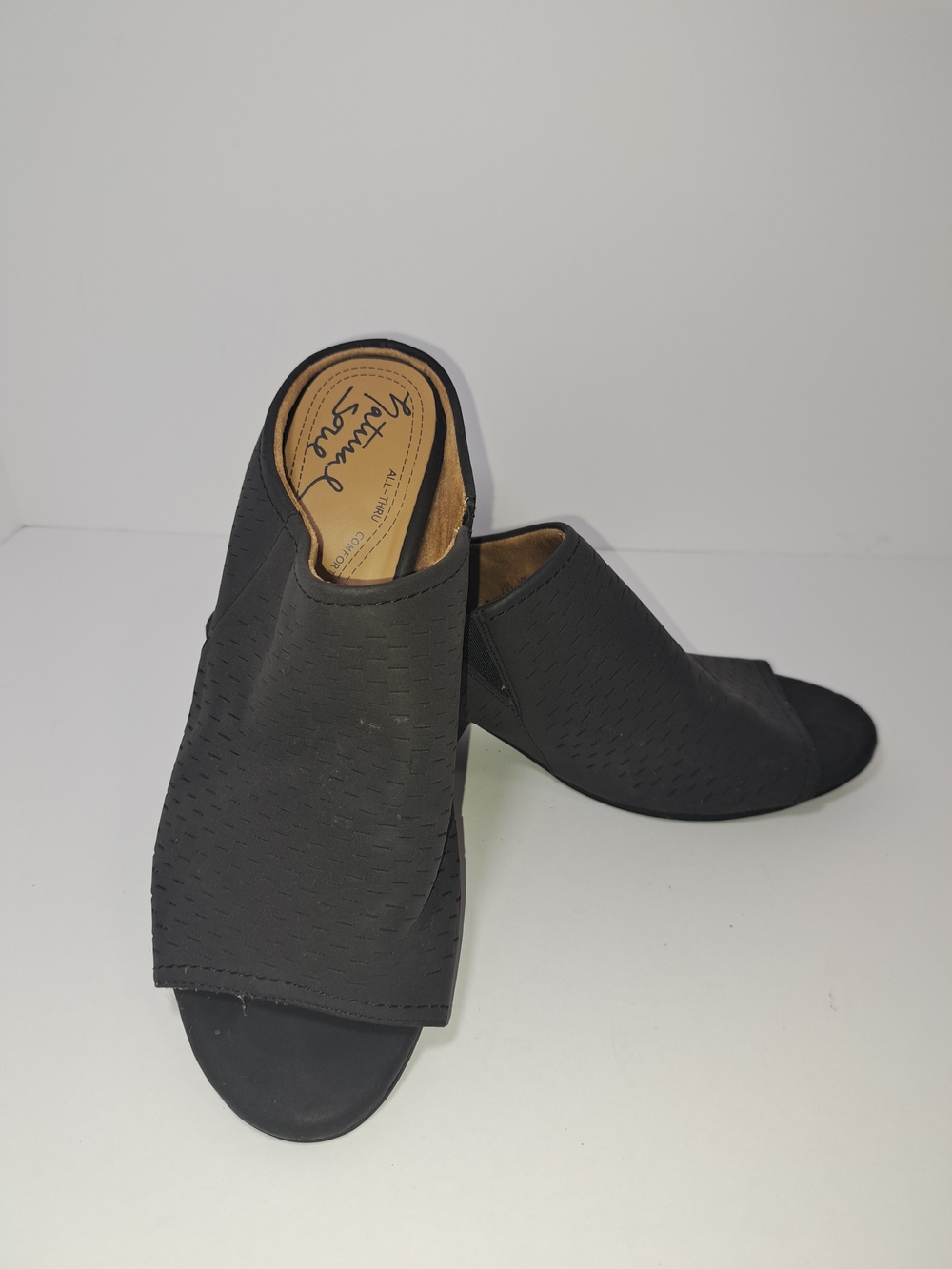 Natural Soul Black Open Toe Heeled Slides Size 7.5 Perforated